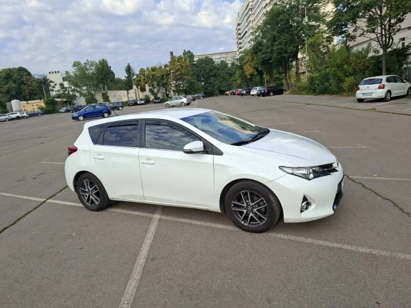 Toyota Auris 1.4 D4D - Car24.bg Toyota Auris 1.4 D4D
