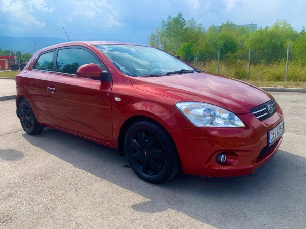 Kia Ceed 1.4, Реални километри, Обслужена - Car24.bg Kia Ceed 1.4, Реални километри, Обслужена
