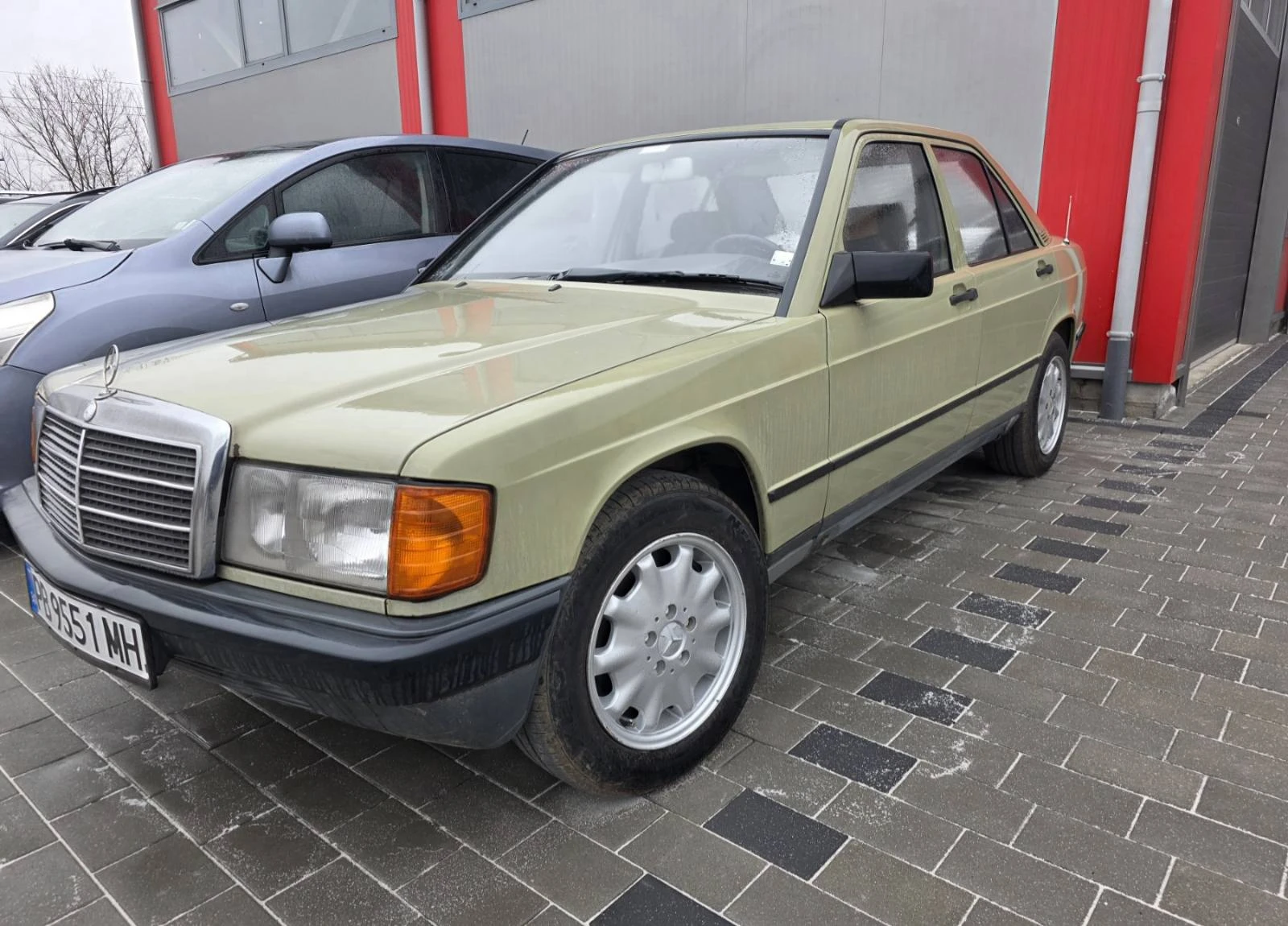 Mercedes-Benz 190 E 2.0i 122hp TipTop - 2950 € / 5769.70 лв. - 48854291 1 | Car24.bg Mercedes-Benz 190 E 2.0i 122hp TipTop - 2950 € / 5769.70 лв. - 48854291 1