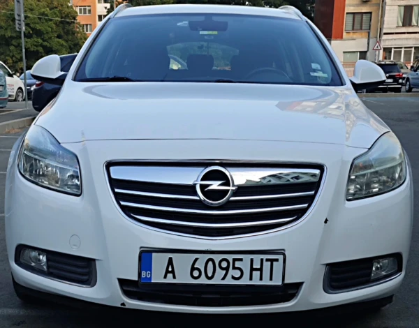 Opel Insignia 2.0 CDTI 4×4 Eco Flex Start/Stop - Car24.bg Opel Insignia 2.0 CDTI 4×4 Eco Flex Start/Stop