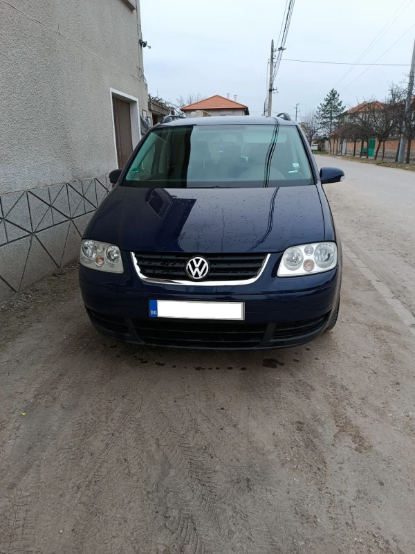 VW Touran 1.6 FSI Бензин! 1 - Car24.bg VW Touran 1.6 FSI Бензин! 1