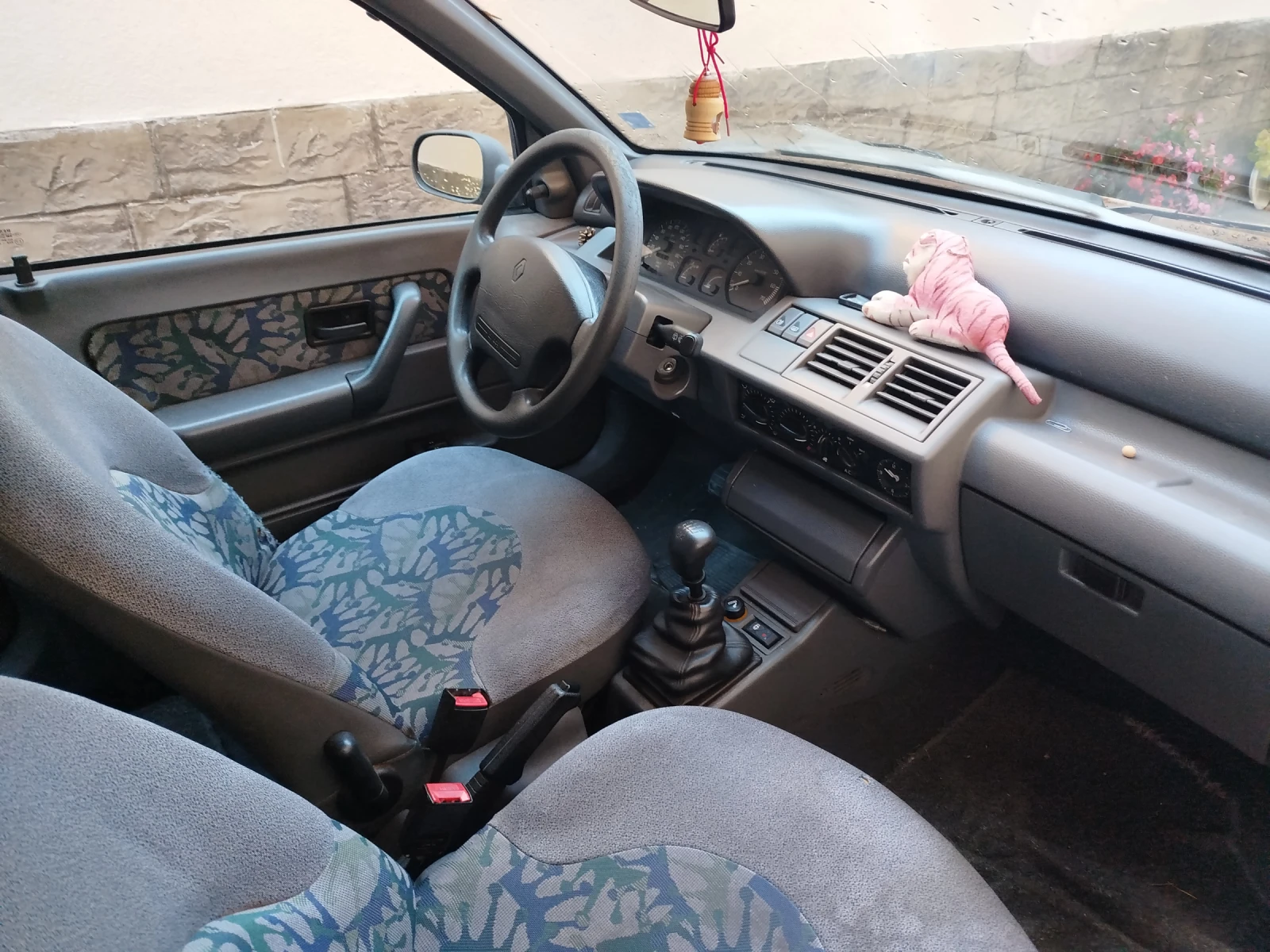 Renault Clio - 1000 € - 62034562 1 | Car24.bg Renault Clio - 1000 € - 62034562 1