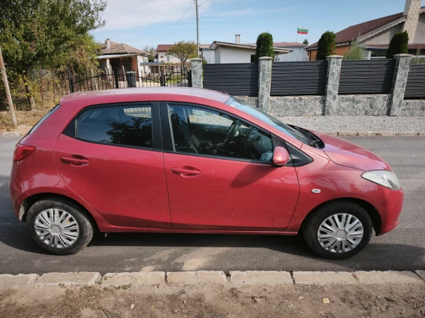 Mazda 2 1,3 бензин - Car24.bg Mazda 2 1,3 бензин