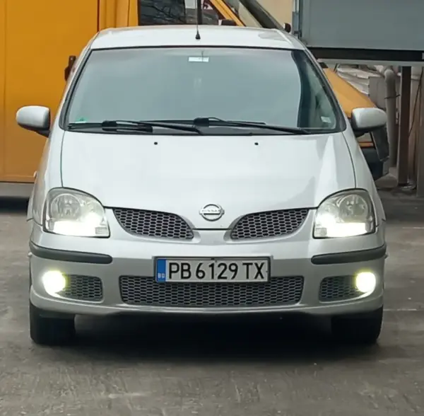 Nissan Almera tino 