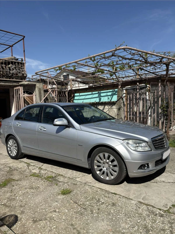 Mercedes-Benz 220 C220