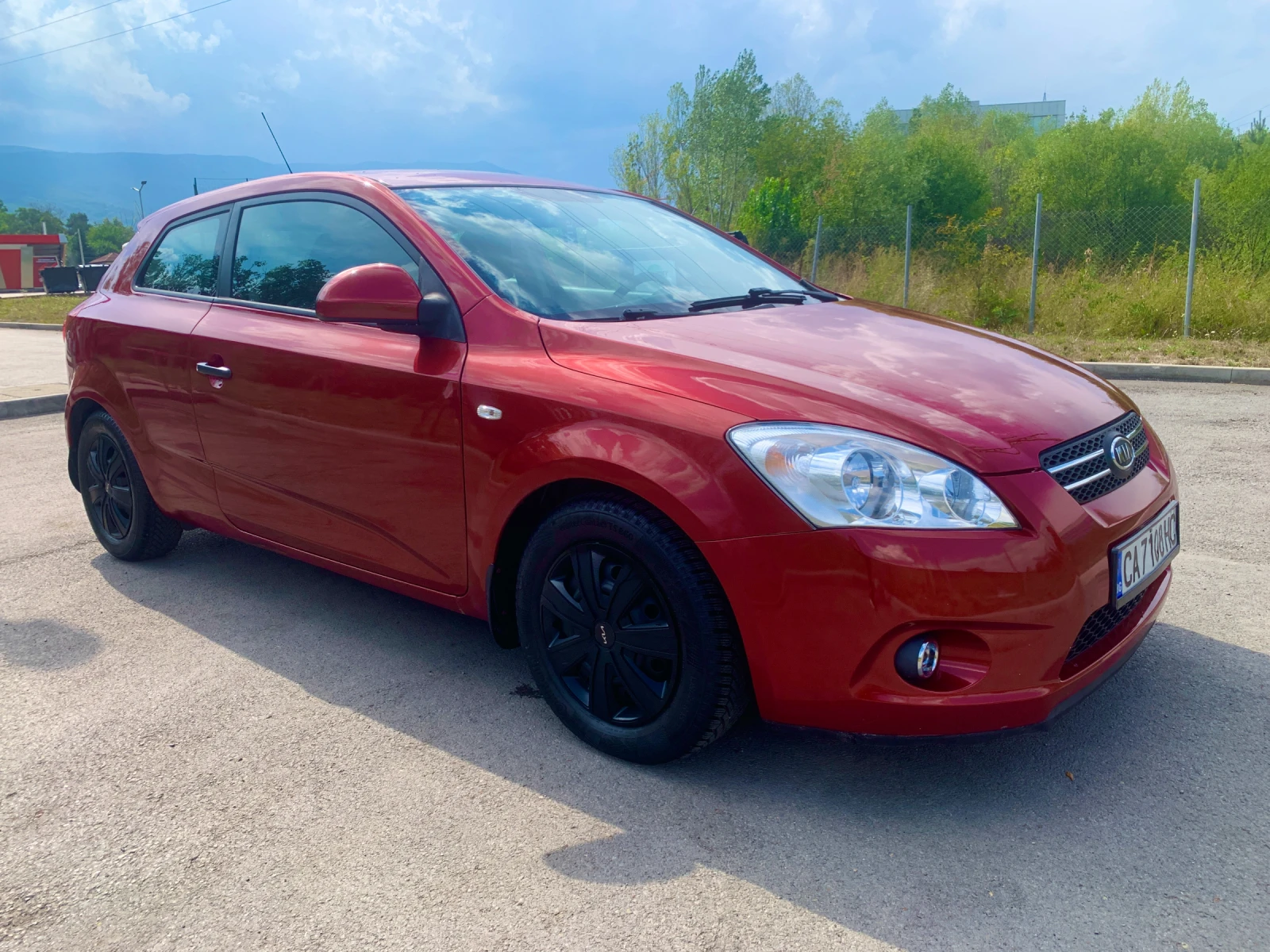 Kia Ceed 1.4, Реални километри, Обслужена - 7500 лв. - 69925689 1
