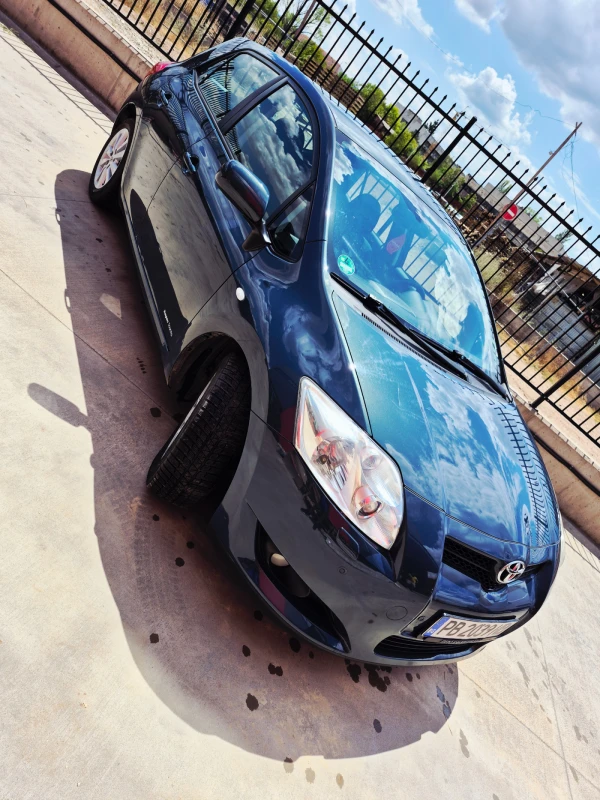 Toyota Auris 2.0 126hp.