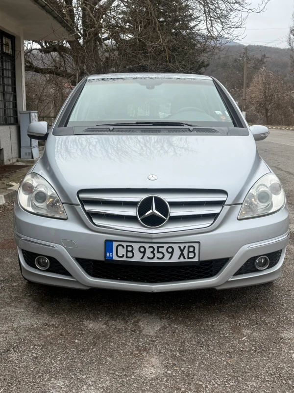 Mercedes-Benz B 180 