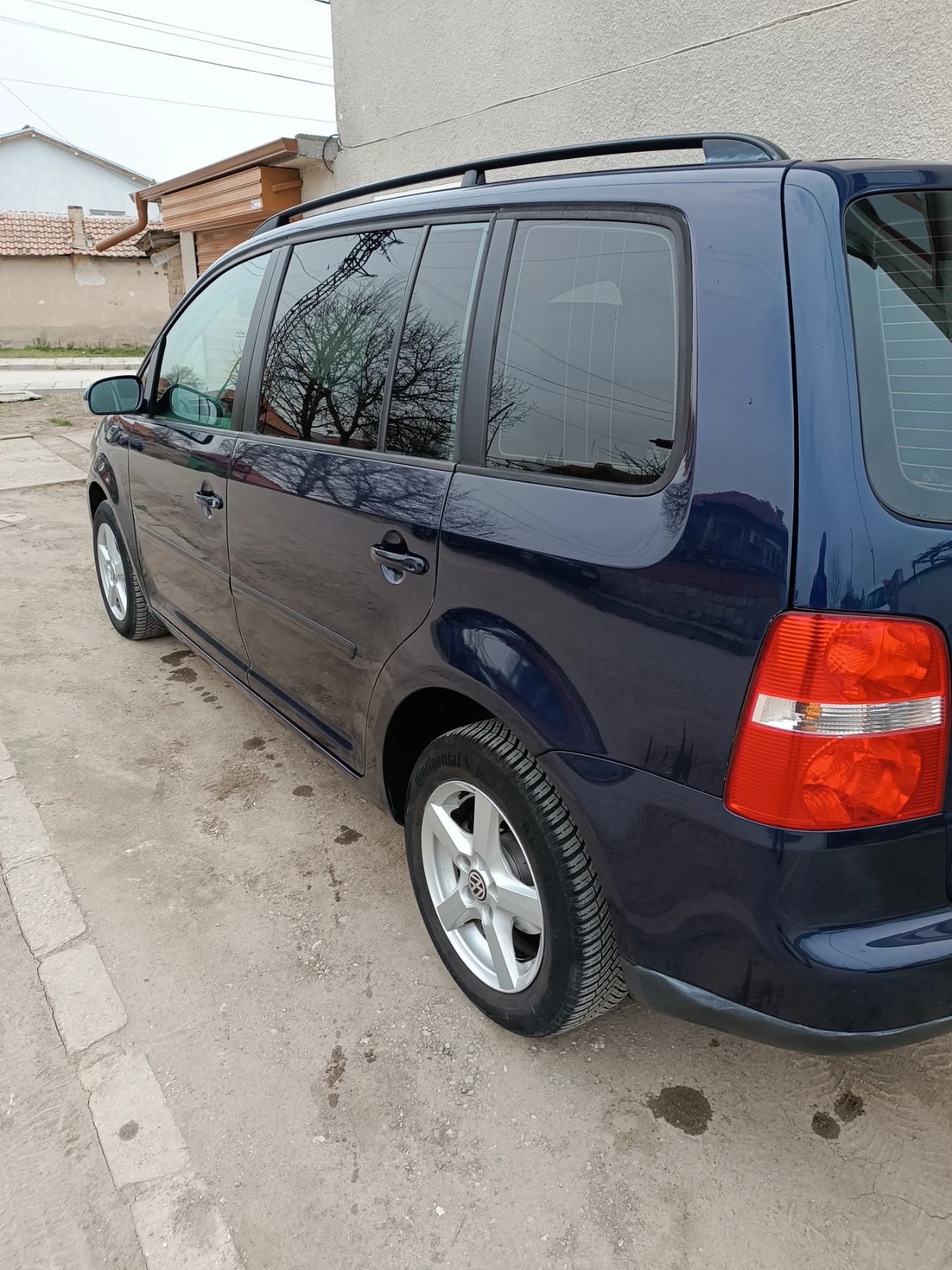 VW Touran 1.6 FSI Бензин! - 6000 лв. - 81698871 | Car24.bg