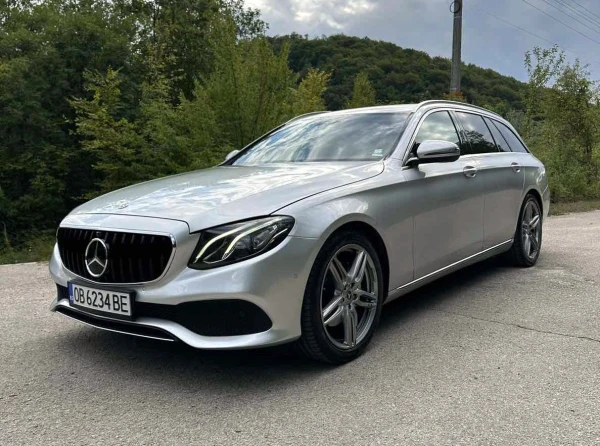 Mercedes-Benz E 220 E 220 4-Matic