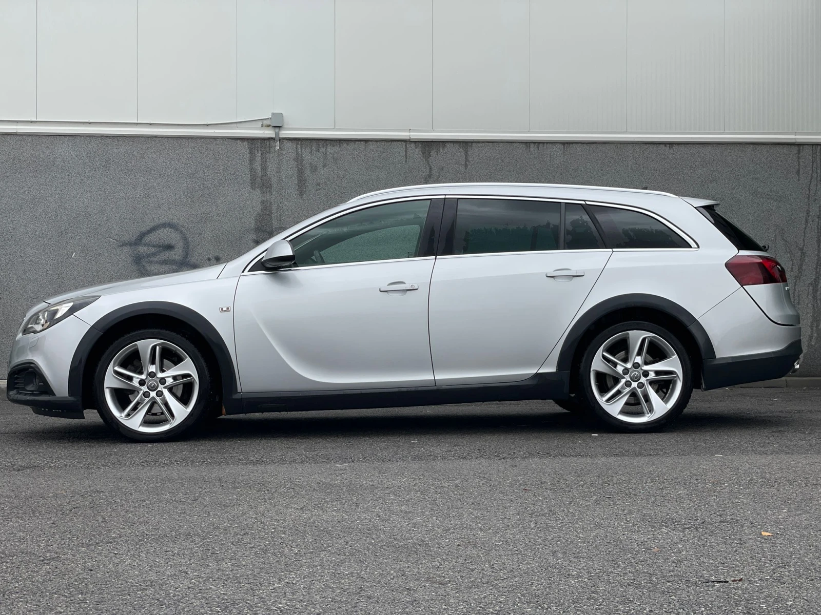 Opel Insignia Country Tourer 2.0 CDTI 4x4 - 9999 лв. / 5112.41 € - 64409727 1
