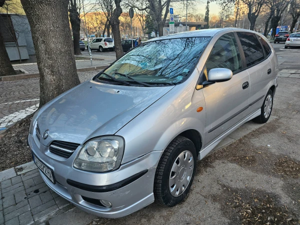 Nissan Almera tino