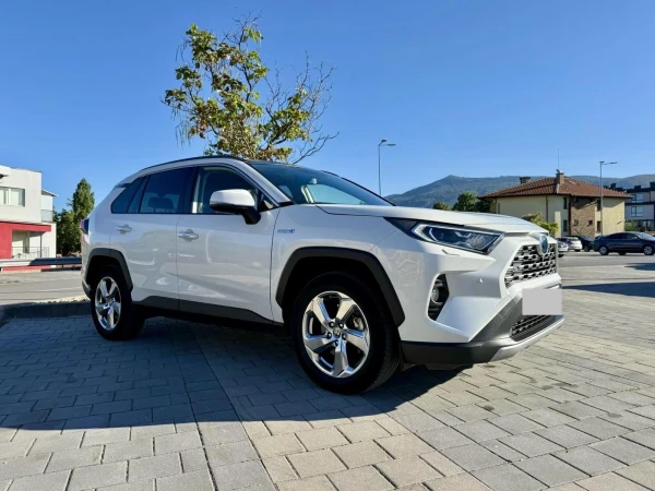 Toyota Rav4  Ниво Luxury Premium (най-високото) Всички екстри