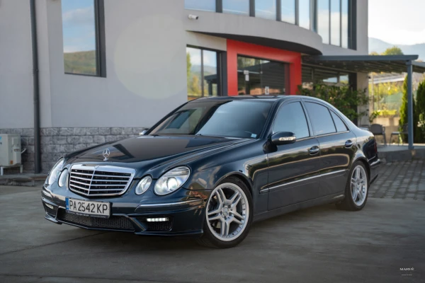 Mercedes-Benz E 320