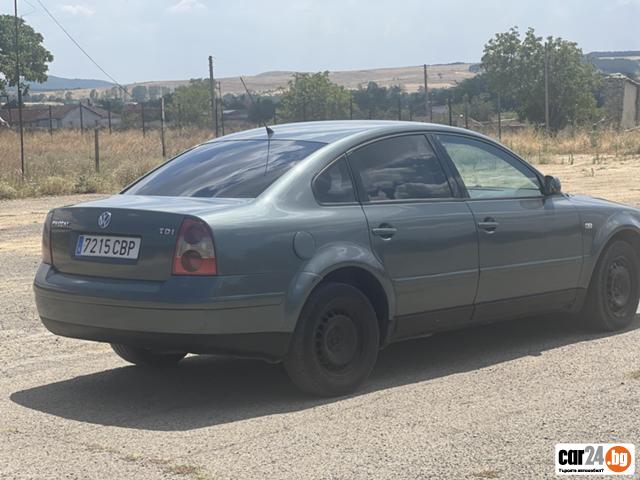 VW Passat 1.9 - 3200 лв. - 76091286 | Car24.bg